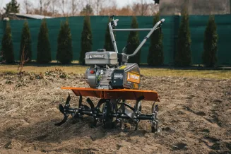 Glebogryzarka spalinowa PM-GGS-700Y 7KM - 2