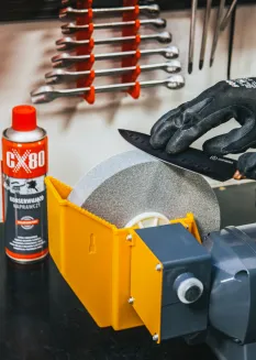 SZLIFIERKA STOŁOWA NA SUCHO MOKRO 1850W WOLNOOBROTOWA 2xKAMIEŃ TARCZA 200MM PM-SS-1850M-SM - 12