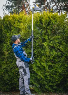 Elektryczne nożyce do żywopłotu na wysięgniku PM-NEW-900S-T 45CM 900W