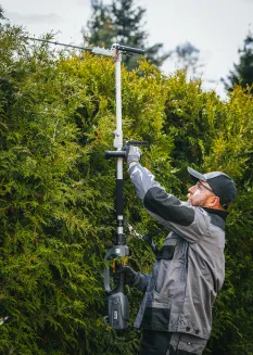 Elektryczne nożyce do żywopłotu na wysięgniku PM-NEW-1200S 40CM 1200W