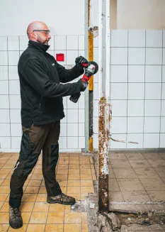 SZLIFIERKA KĄTOWA AKUMULATOROWA BEZSZCZOTKOWA DIAX KĄTÓWKA 2 X AKU 10 TARCZ  RTSZK0140 - 8